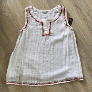 Crown & Ivy NWT top.